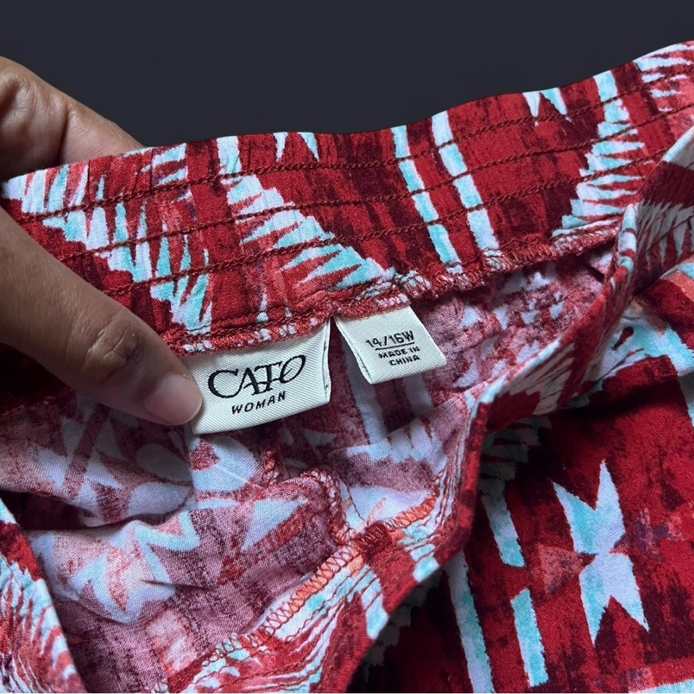 Aztec Print Capris - Picture 4 of 4
